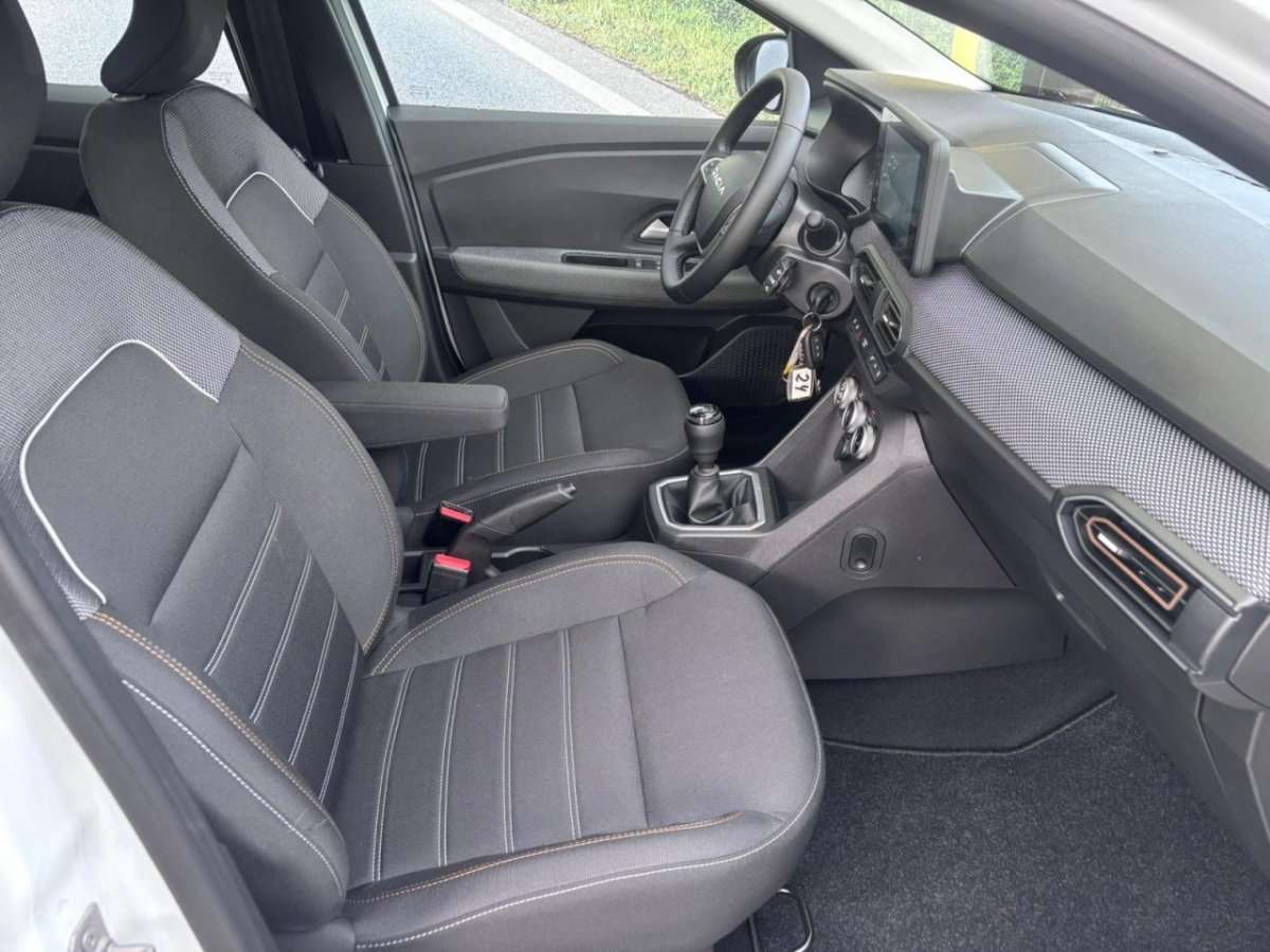 Fahrzeugbild eines Dacia Sandero