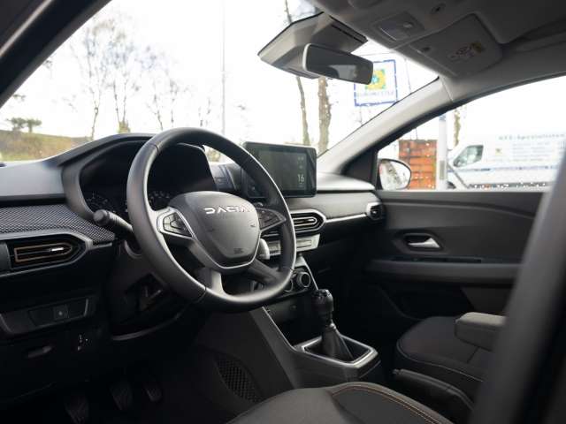 Fahrzeugbild eines Dacia Sandero