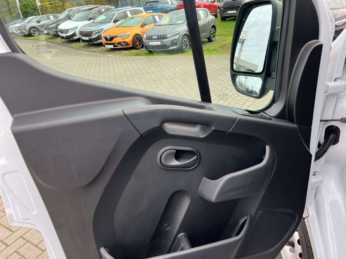 Fahrzeugbild eines Nissan Interstar