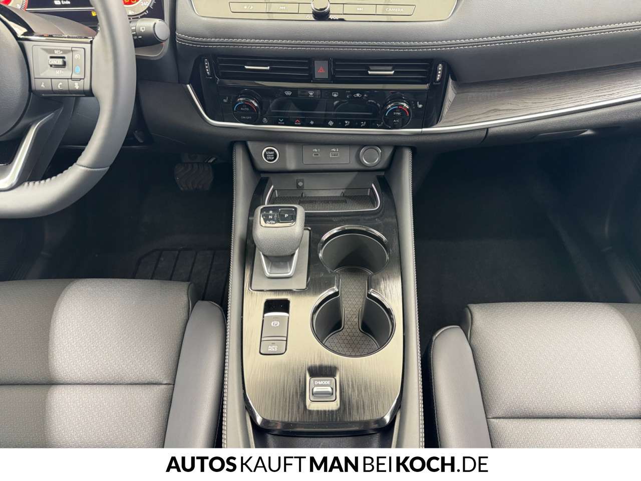Fahrzeugbild eines Nissan X-TRAIL