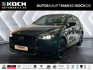Schräge Frontansicht auf einen Mazda CX-5 , freigestellt