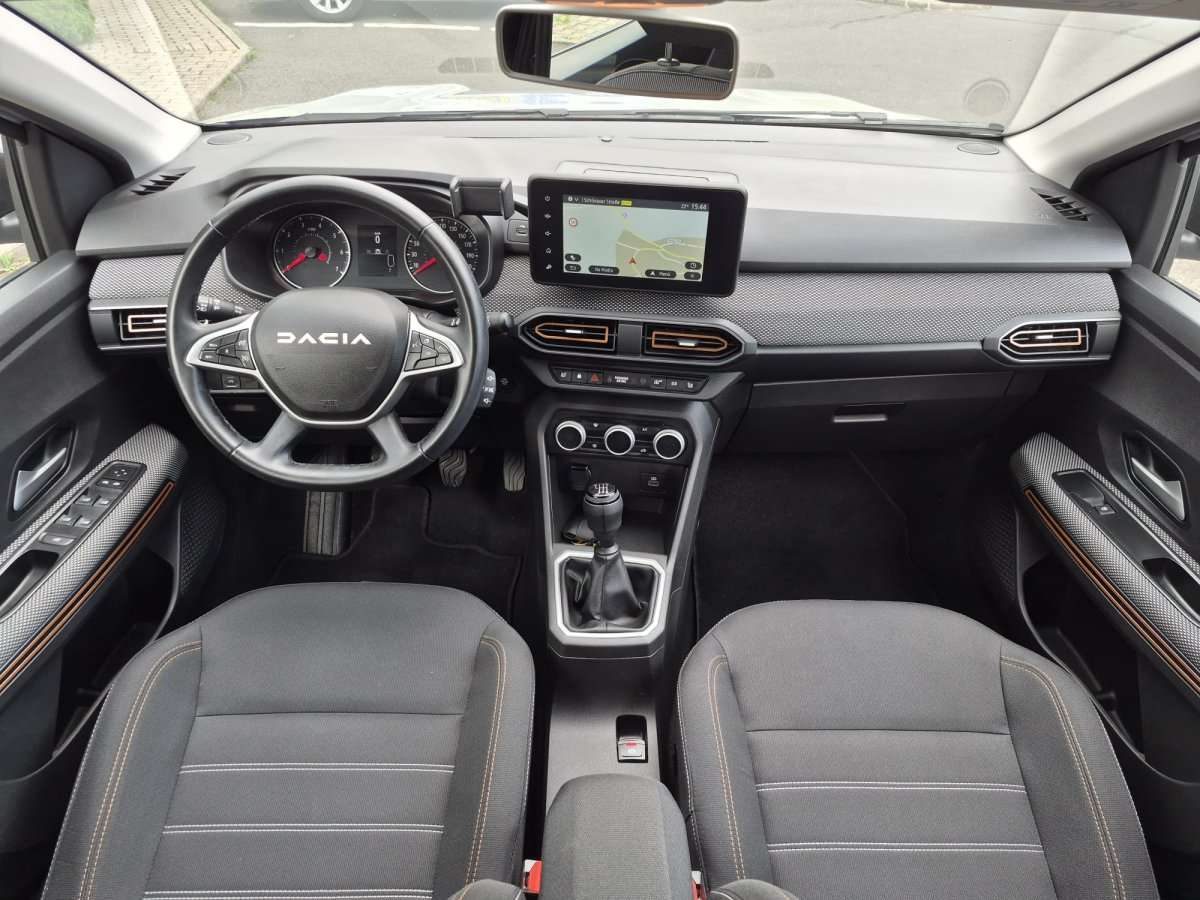Fahrzeugbild eines Dacia Sandero