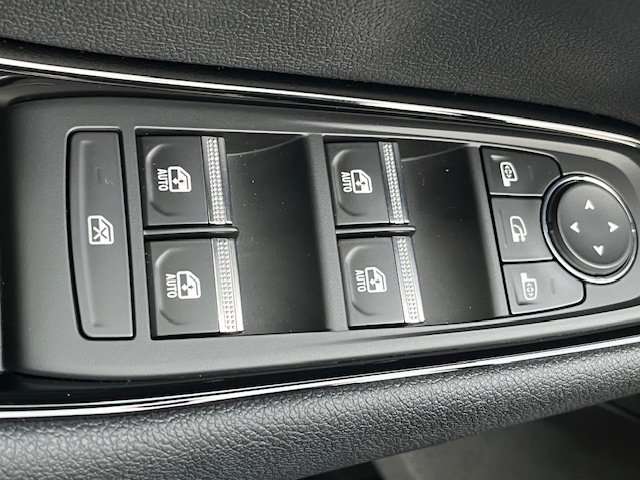 Fahrzeugbild eines Renault Rafale