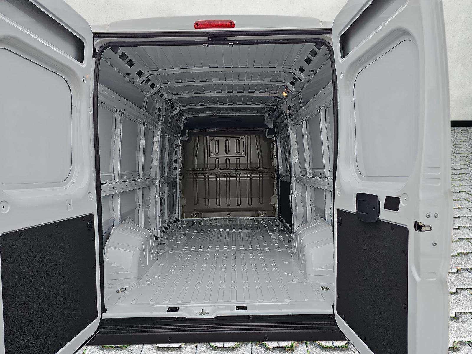 Fahrzeugbild eines Opel Movano