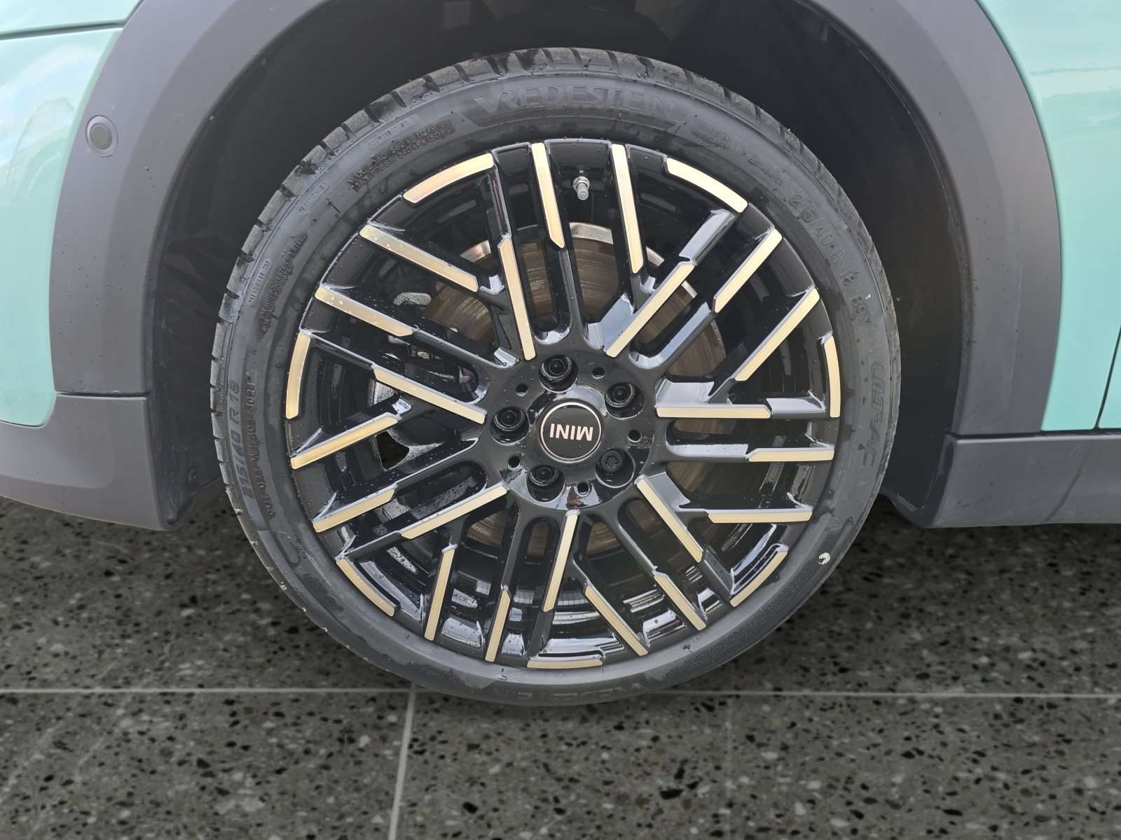 Fahrzeugbild eines MINI COOPER