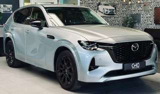 Schräge Frontansicht auf einen Mazda CX-60 , freigestellt