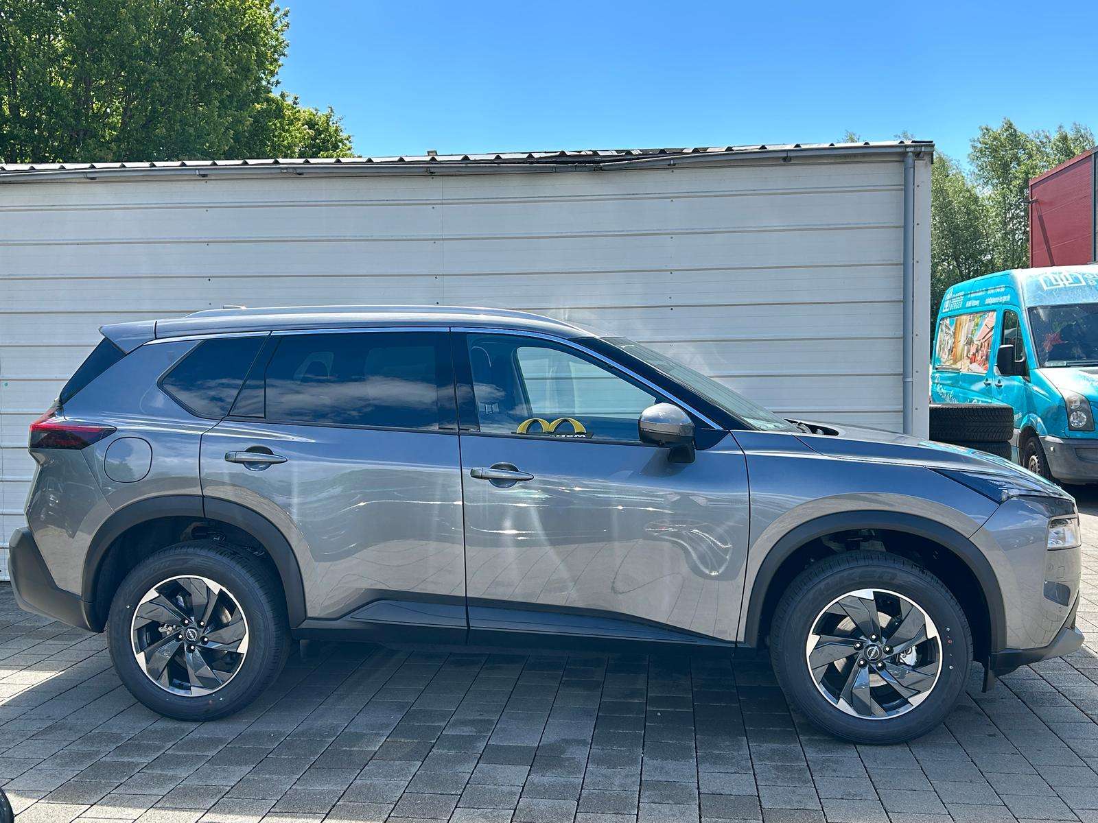 Fahrzeugbild eines Nissan X-TRAIL