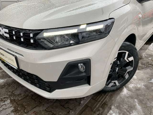 Fahrzeugbild eines Dacia Sandero