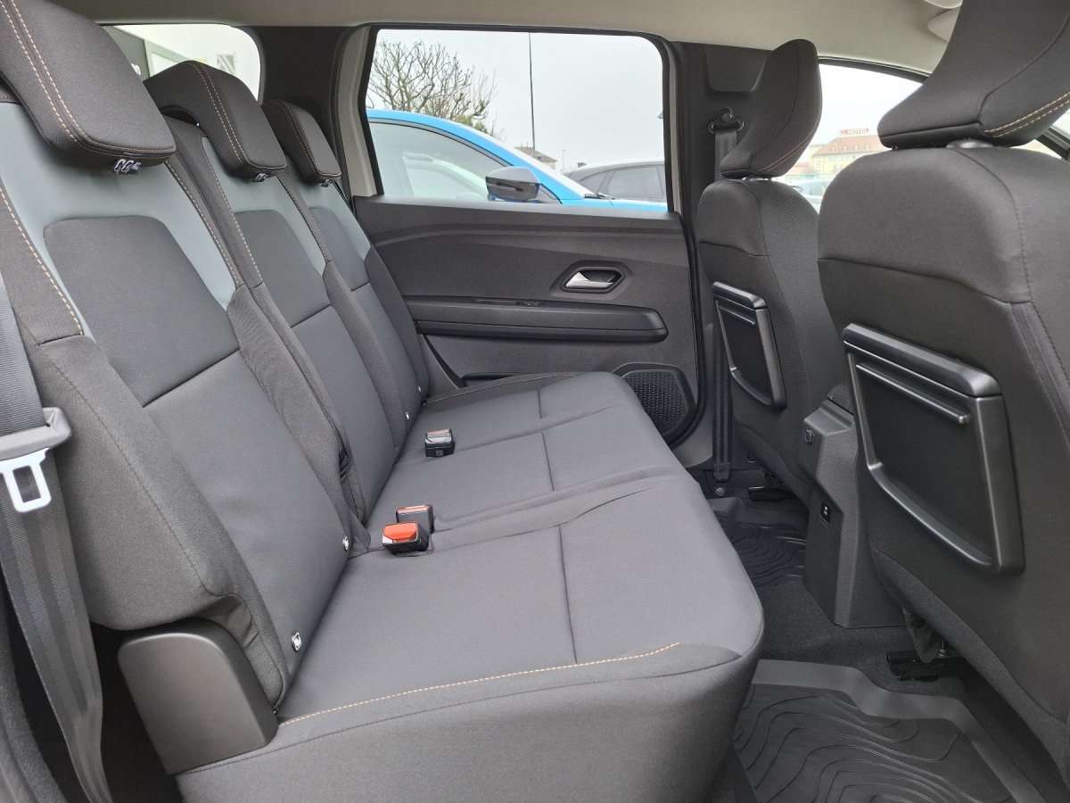 Fahrzeugbild eines Dacia Jogger