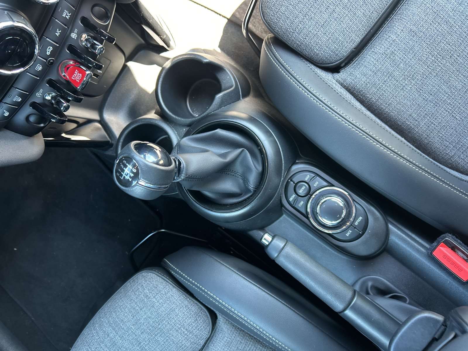 Fahrzeugbild eines MINI COOPER
