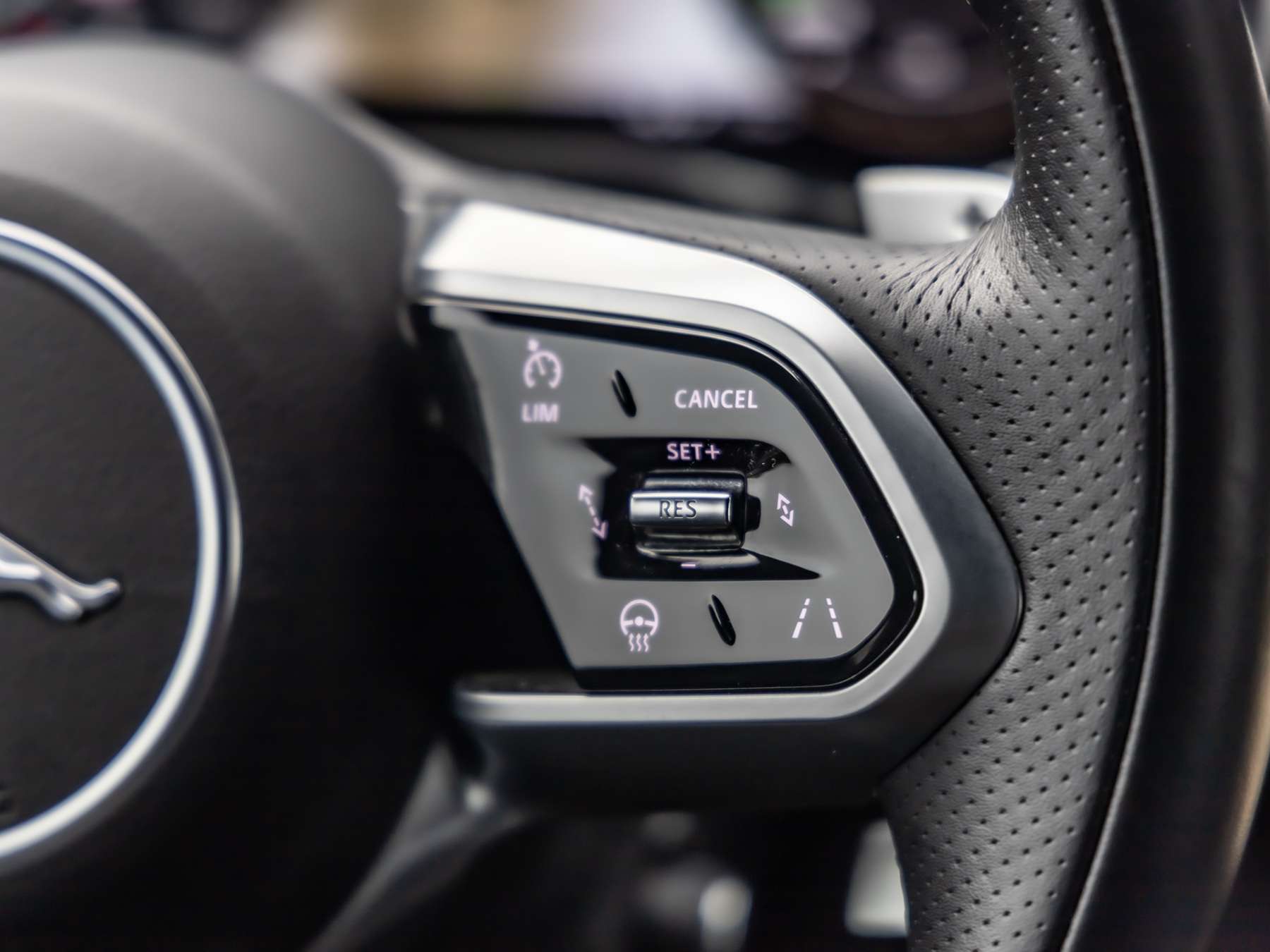 Fahrzeugbild eines Jaguar F-PACE