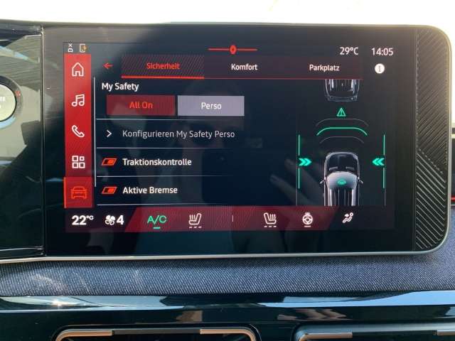 Fahrzeugbild eines Renault 4 E-TECH