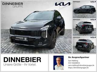 Schräge Frontansicht auf einen Kia Sportage , freigestellt