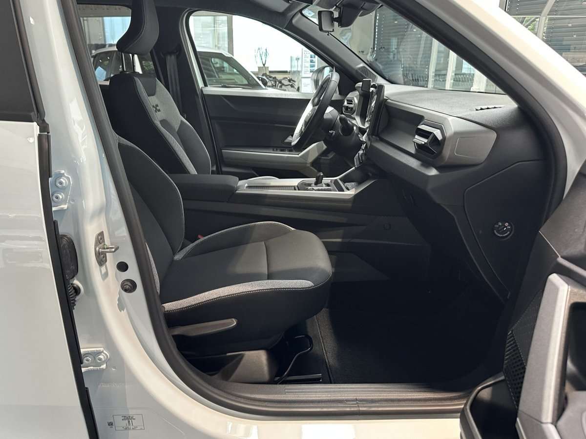 Fahrzeugbild eines Dacia Bigster