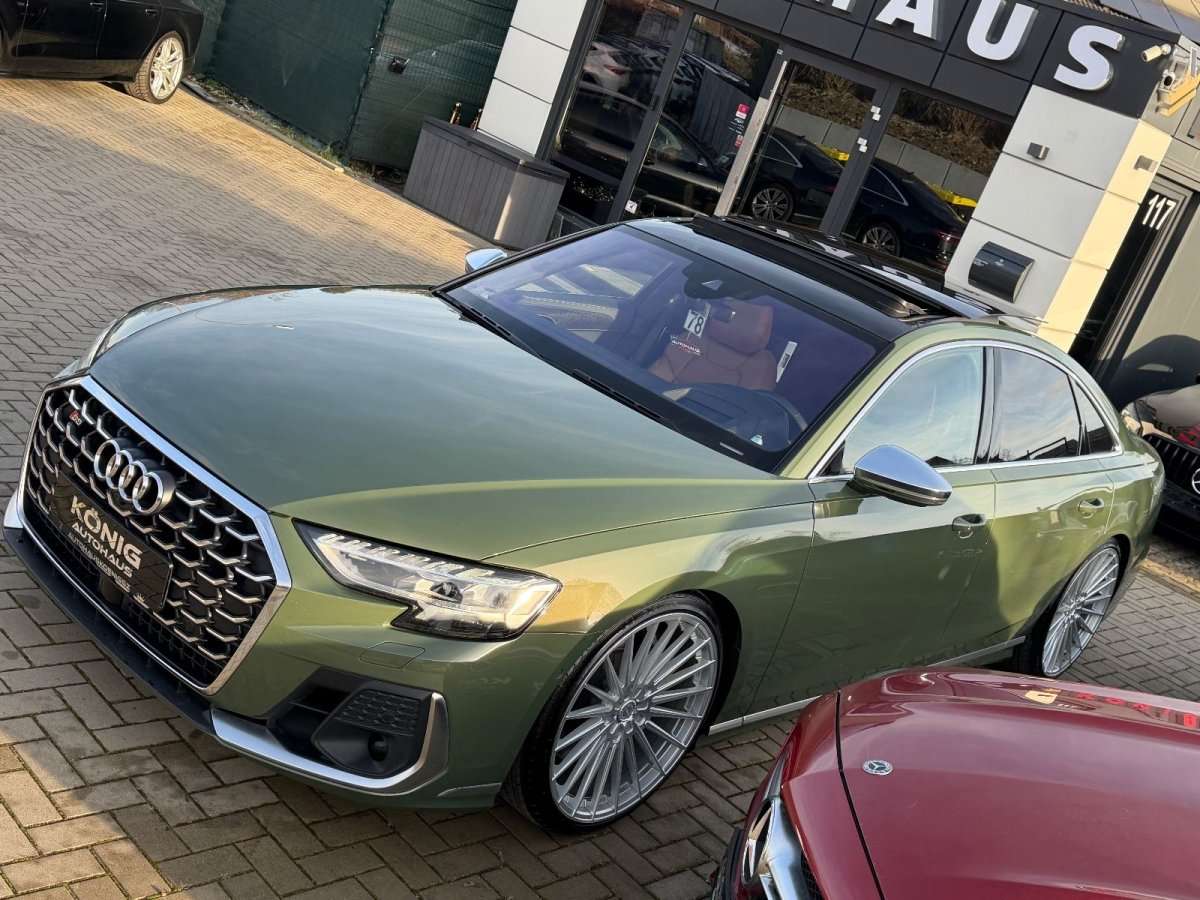 Fahrzeugbild eines Audi S8