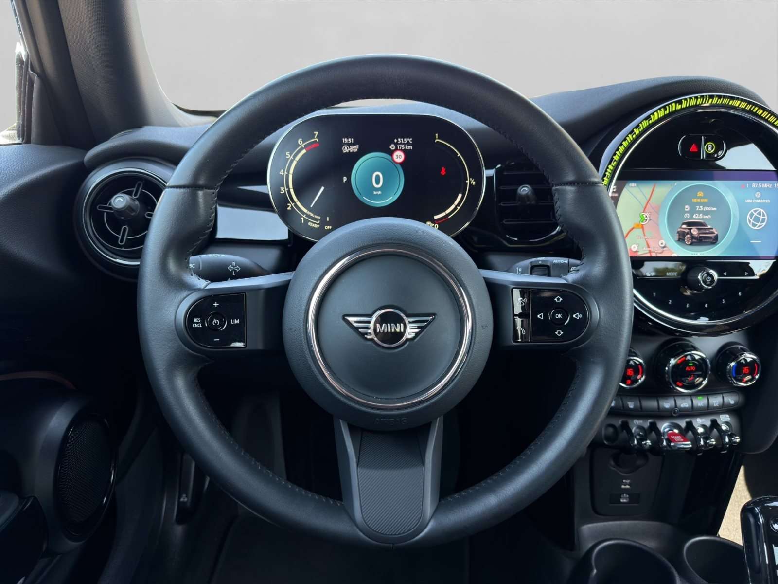 Fahrzeugbild eines MINI COOPER