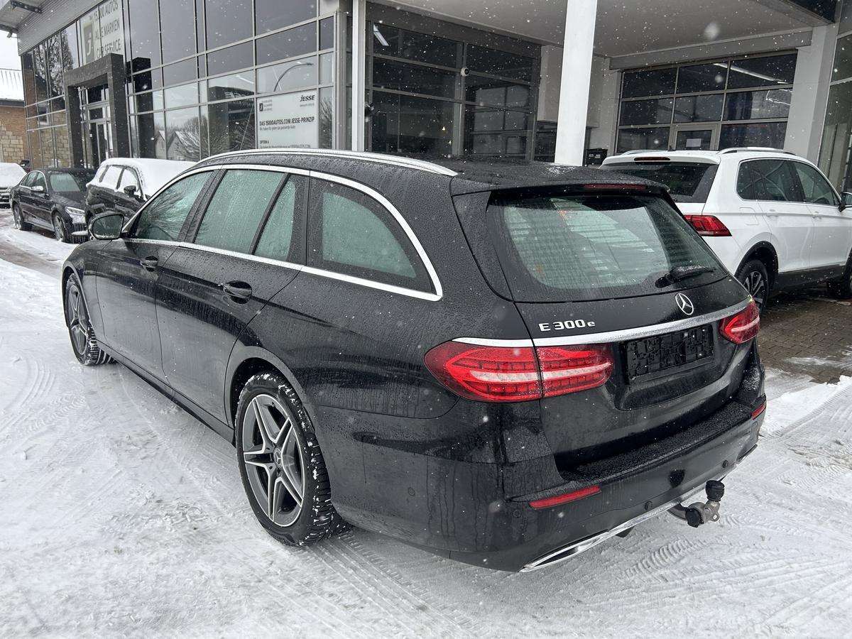 Fahrzeugbild eines Mercedes-Benz E-Klasse