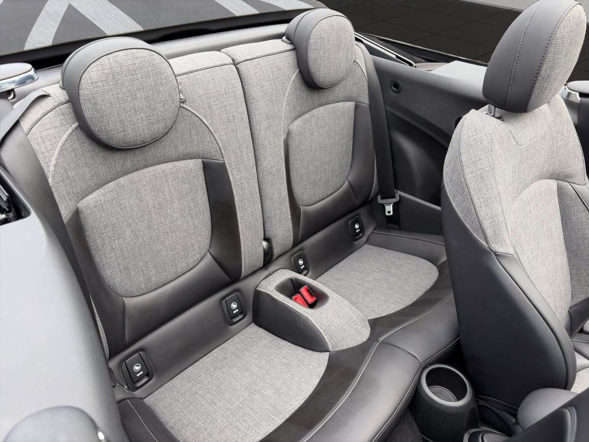 Fahrzeugbild eines MINI COOPER