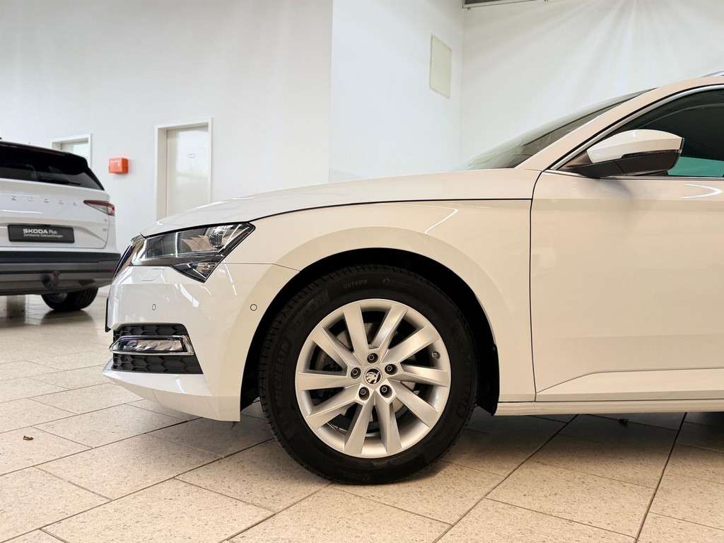 Fahrzeugbild eines Skoda Superb