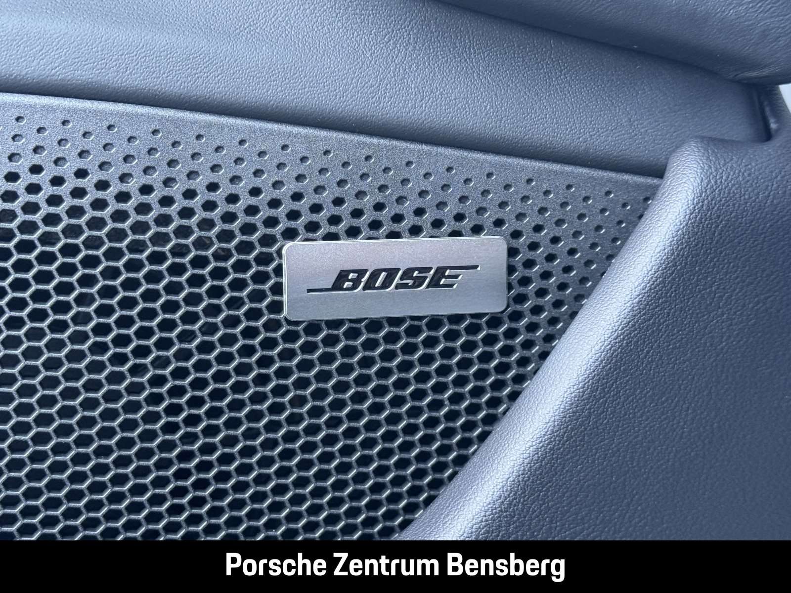 Fahrzeugbild eines Porsche Taycan