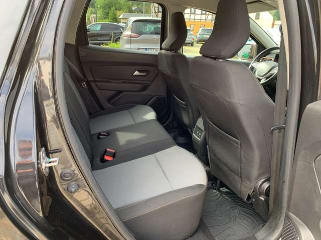Fahrzeugbild eines Dacia Duster