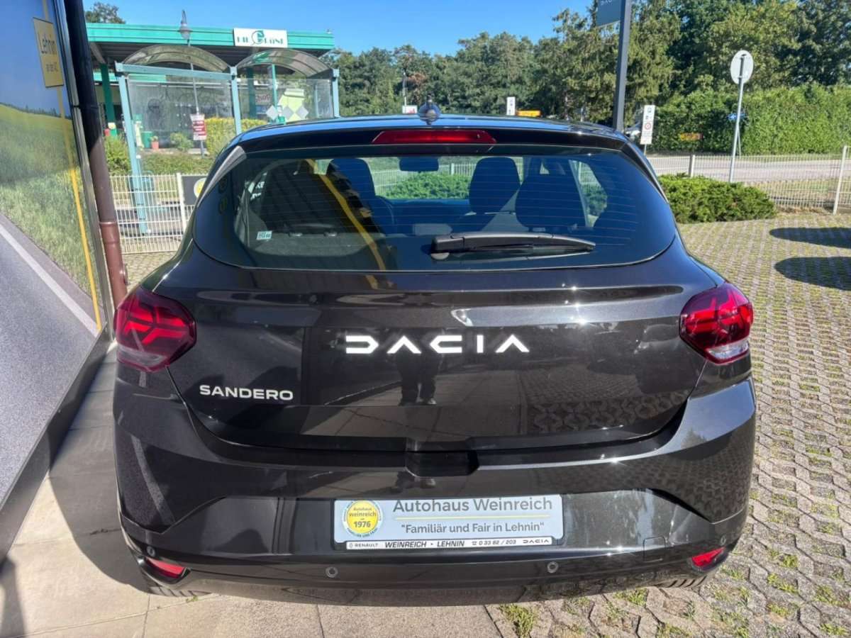 Fahrzeugbild eines Dacia Sandero