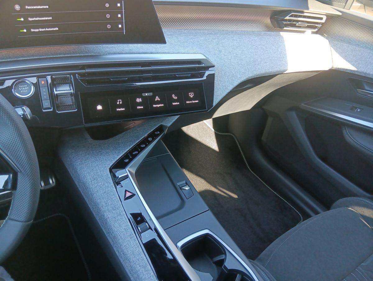 Fahrzeugbild eines Peugeot 3008