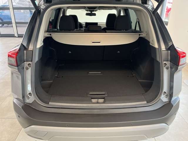 Fahrzeugbild eines Nissan X-TRAIL