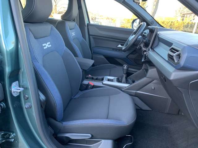 Fahrzeugbild eines Dacia Bigster