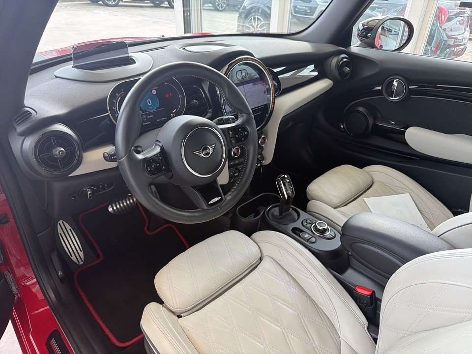 Fahrzeugbild eines MINI COOPER