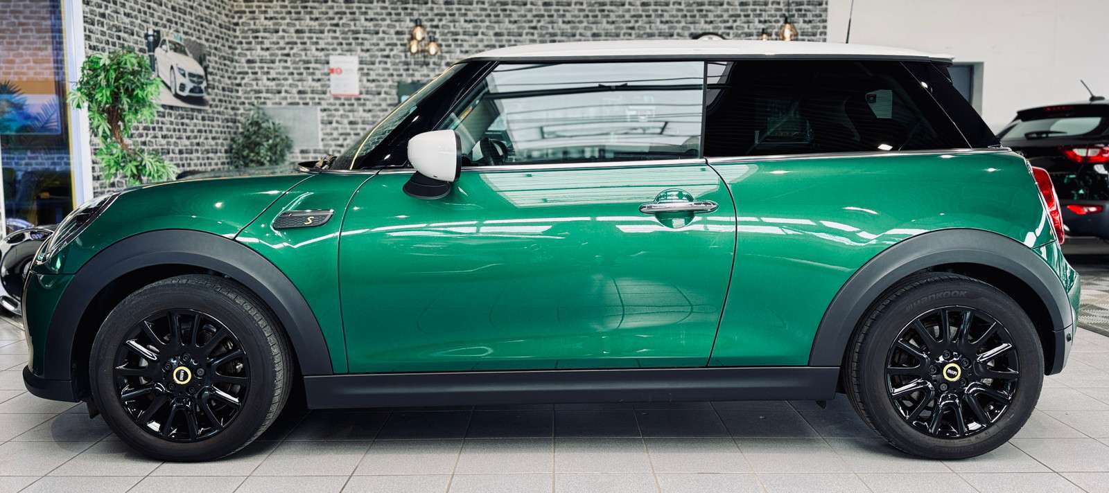 Fahrzeugbild eines MINI COOPER