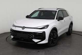 Schräge Frontansicht auf einen Volkswagen T-Roc , freigestellt