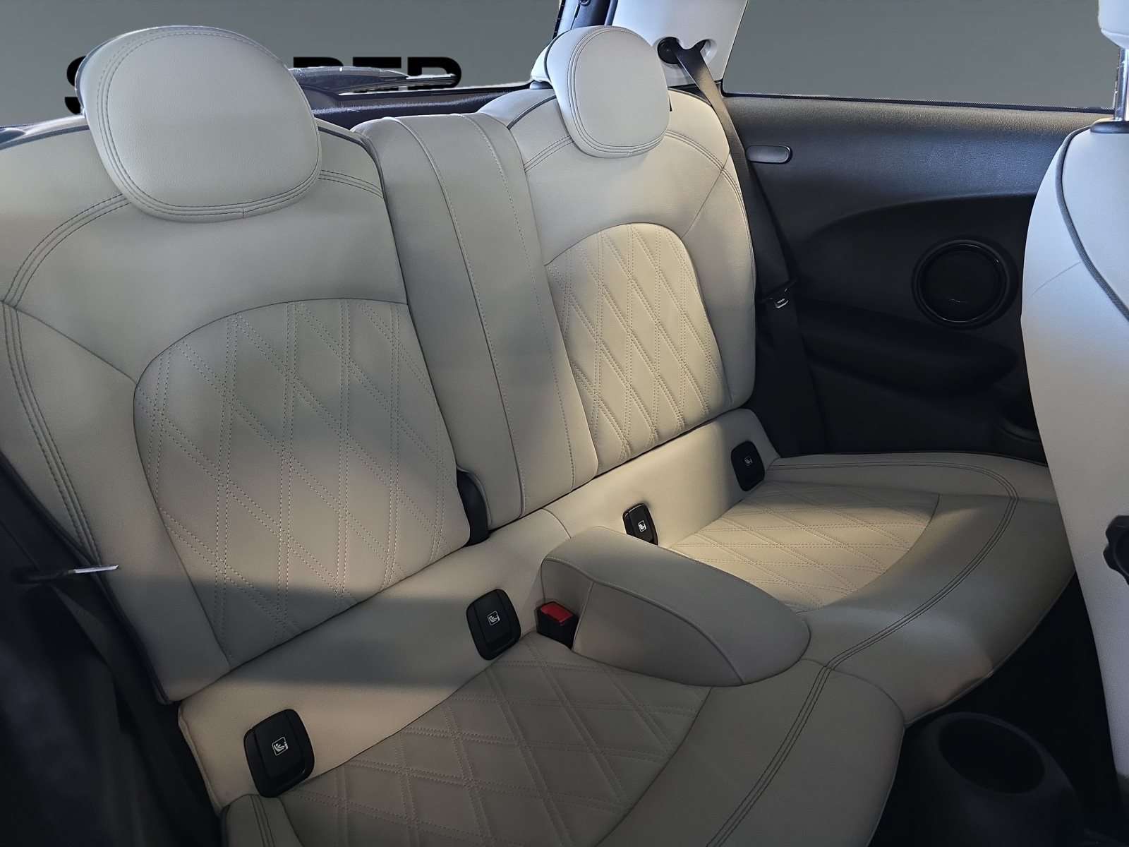 Fahrzeugbild eines MINI COOPER