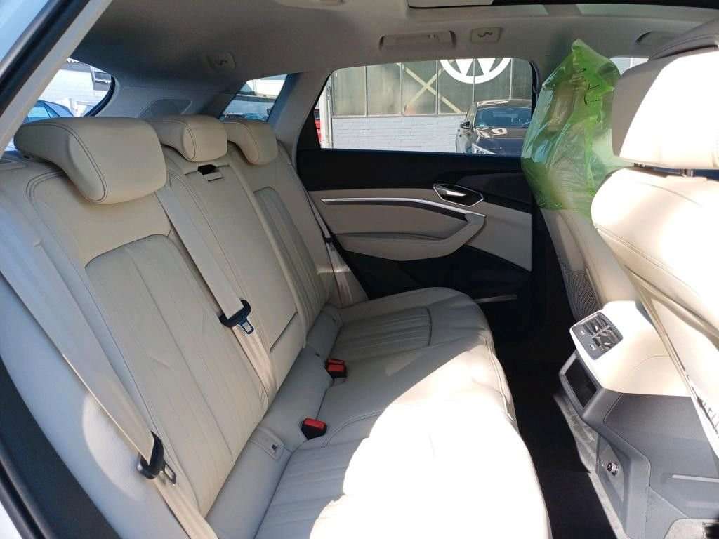 Fahrzeugbild eines Audi e-tron