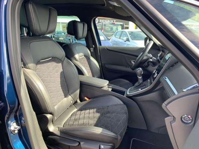 Fahrzeugbild eines Renault Grand Scénic