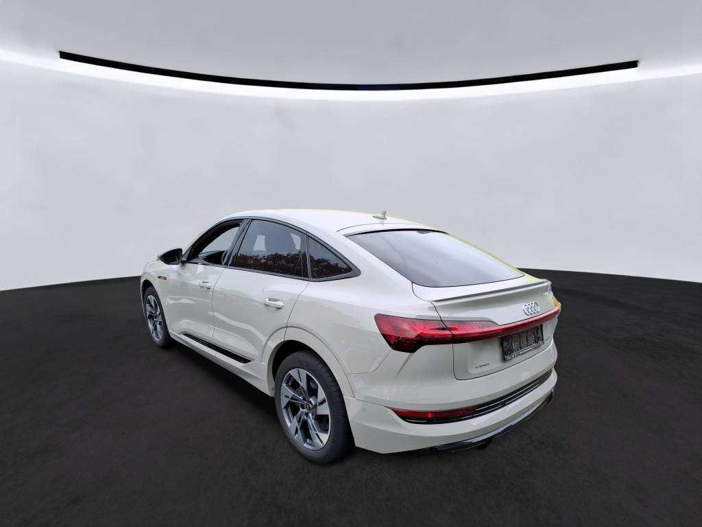 Fahrzeugbild eines Audi e-tron