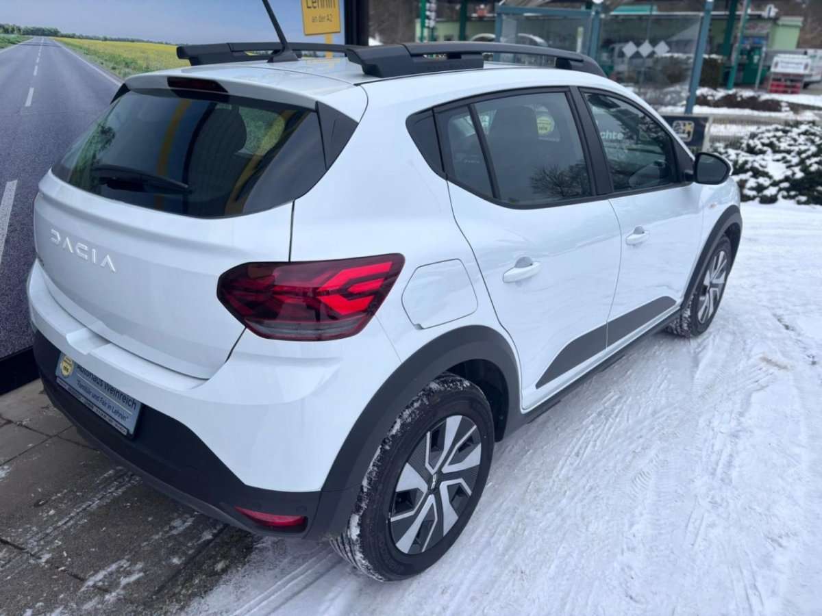 Fahrzeugbild eines Dacia Sandero