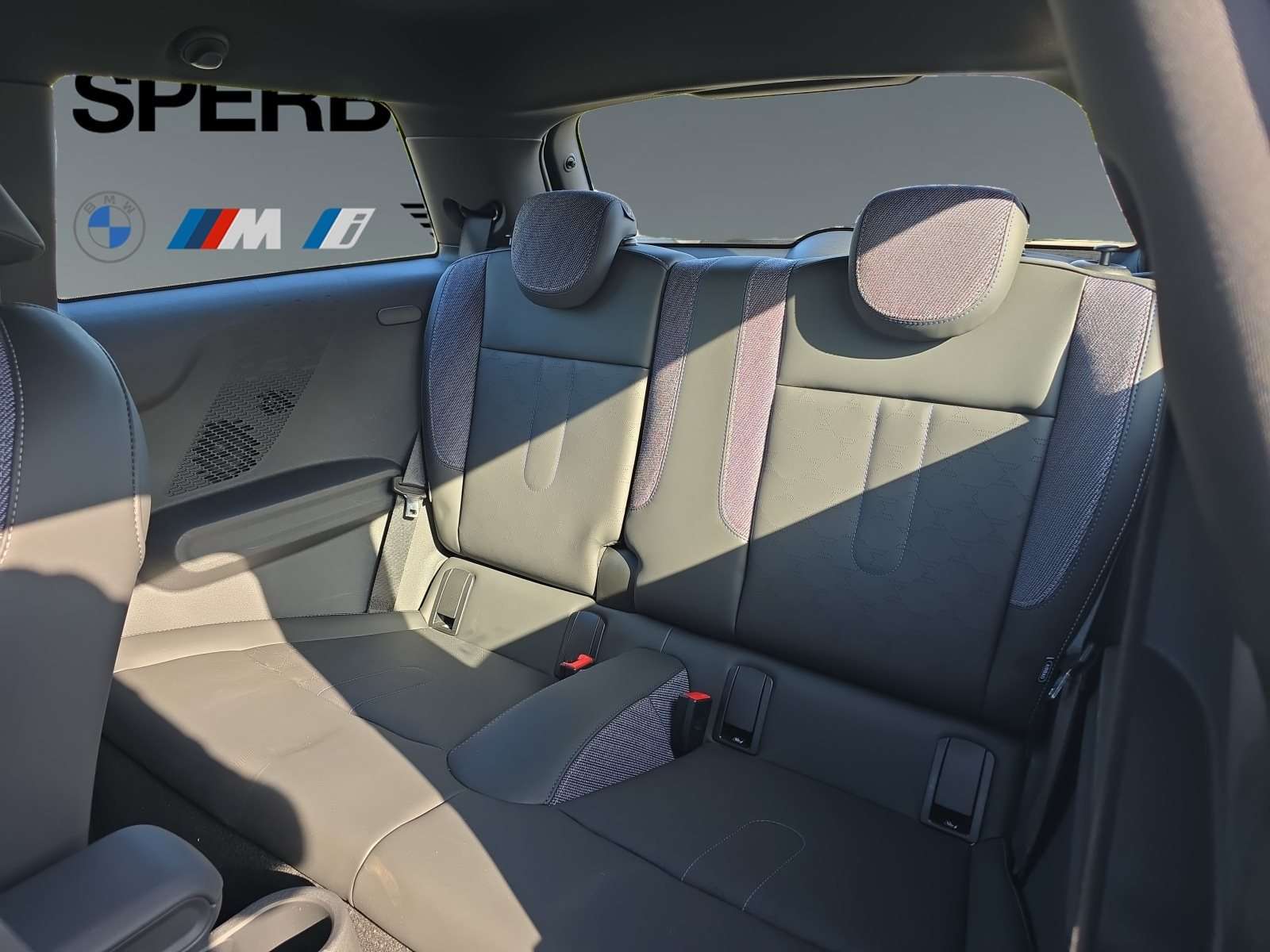Fahrzeugbild eines MINI COOPER