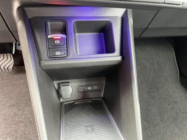 Fahrzeugbild eines Renault 4 E-TECH