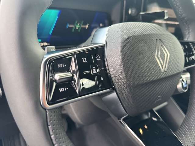 Fahrzeugbild eines Renault 4 E-TECH