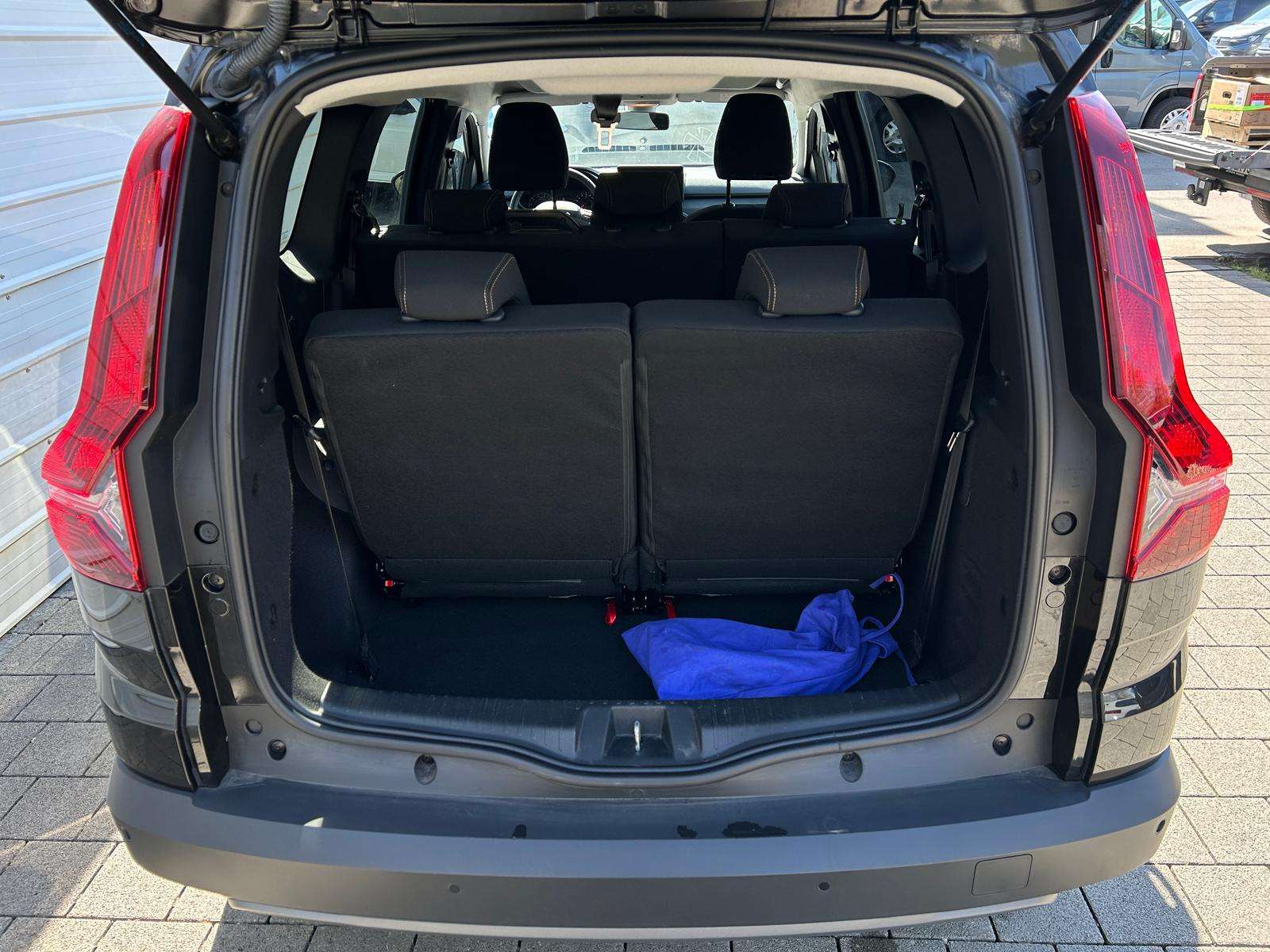 Fahrzeugbild eines Dacia Jogger