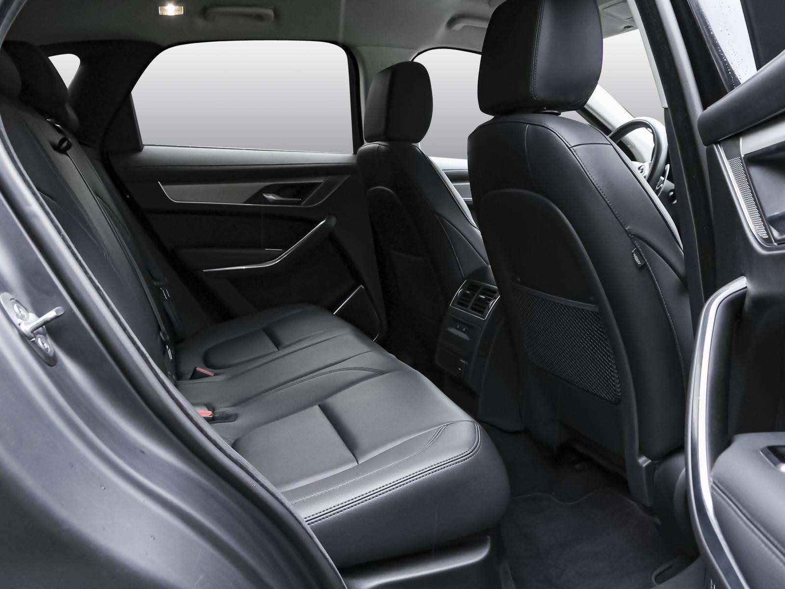 Fahrzeugbild eines Jaguar F-PACE