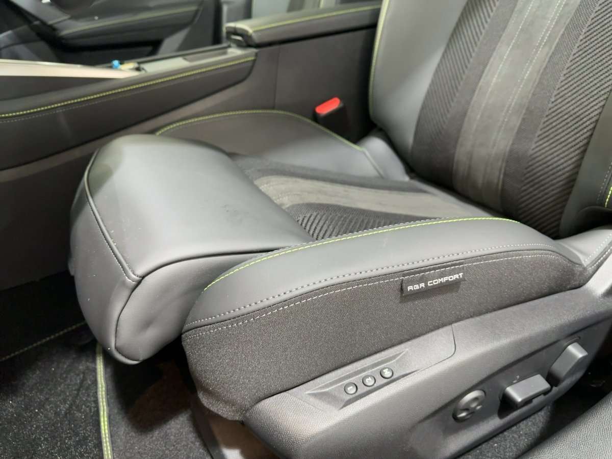 Fahrzeugbild eines Peugeot 408