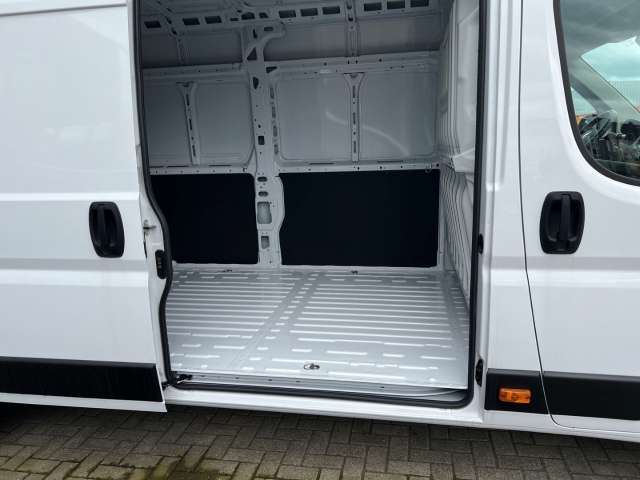Fahrzeugbild eines Opel Movano