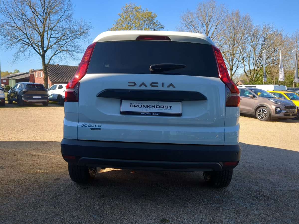 Fahrzeugbild eines Dacia Jogger