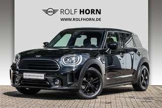 Schräge Frontansicht auf einen MINI Countryman D , freigestellt