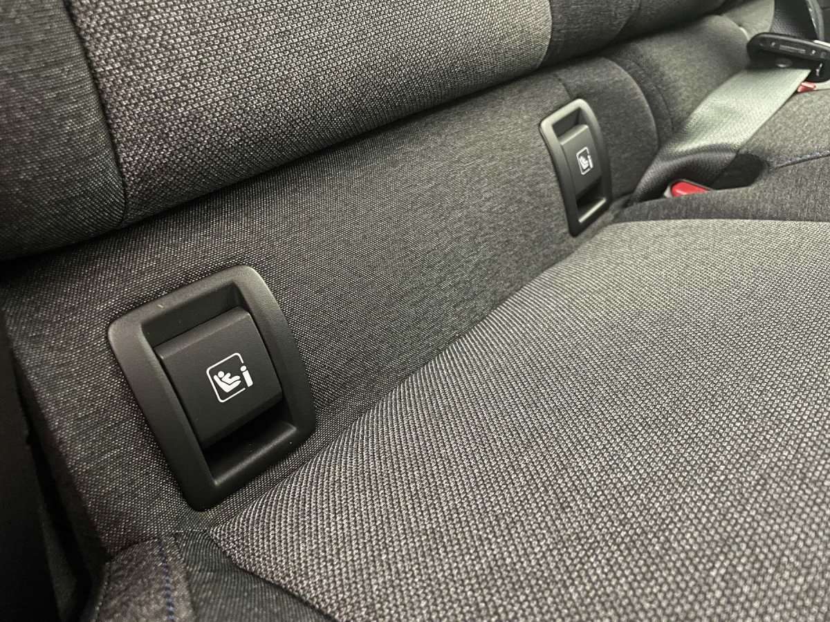 Fahrzeugbild eines Renault 4 E-TECH