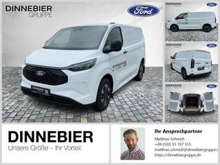 Schräge Frontansicht auf einen Ford Transit Custom , freigestellt