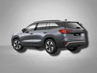 Schräge Frontansicht auf einen Skoda Kodiaq , freigestellt