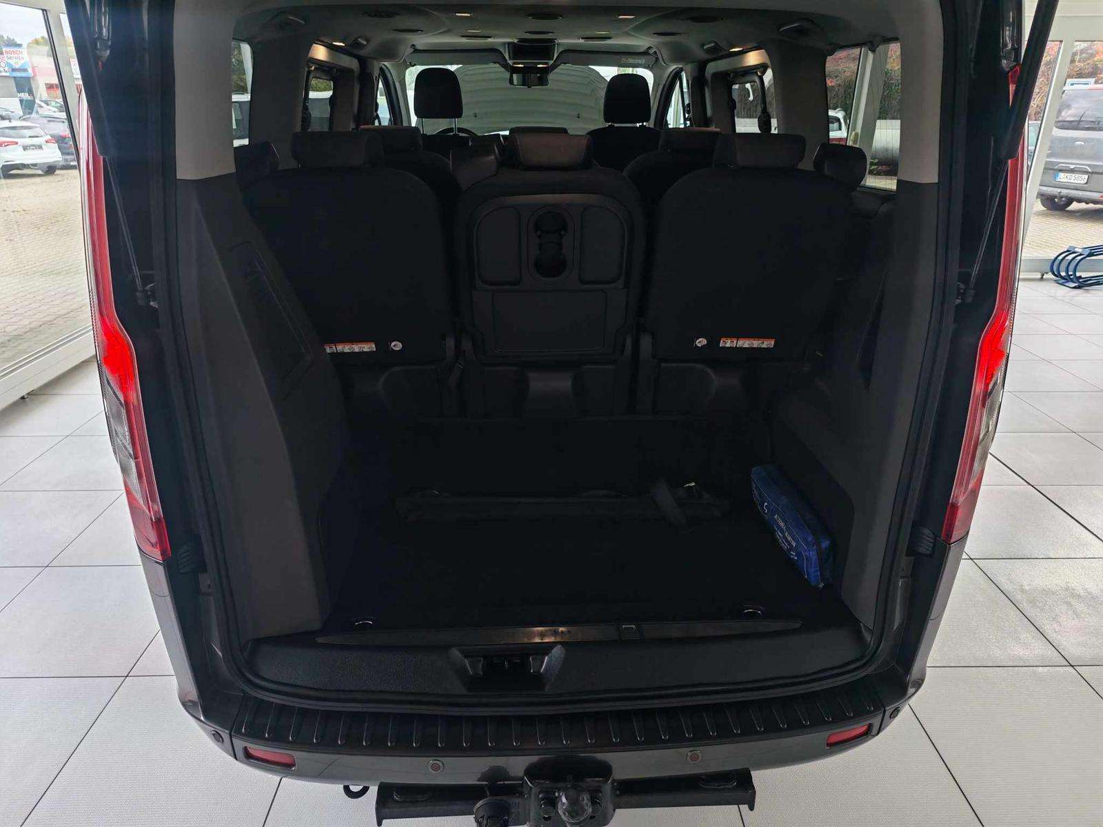 Fahrzeugbild eines Ford Tourneo Custom